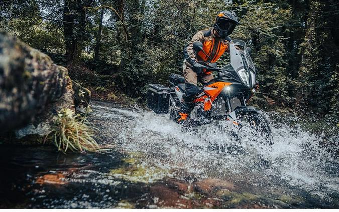 2023 KTM Adventure 890