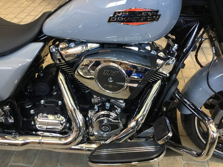 2024 Harley-Davidson® Street Glide® Billiard Gray