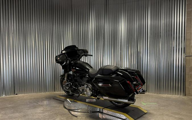 2026 Harley-Davidson Street Glide Vivid Black Chrome Trim