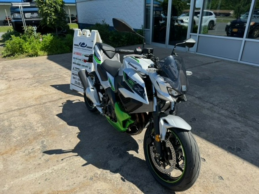 2024 Kawasaki Z7 Hybrid ABS Metallic Bright Silver/Metallic Matte Lime Green/Ebony