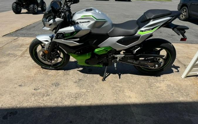 2024 Kawasaki Z7 Hybrid ABS Metallic Bright Silver/Metallic Matte Lime Green/Ebony