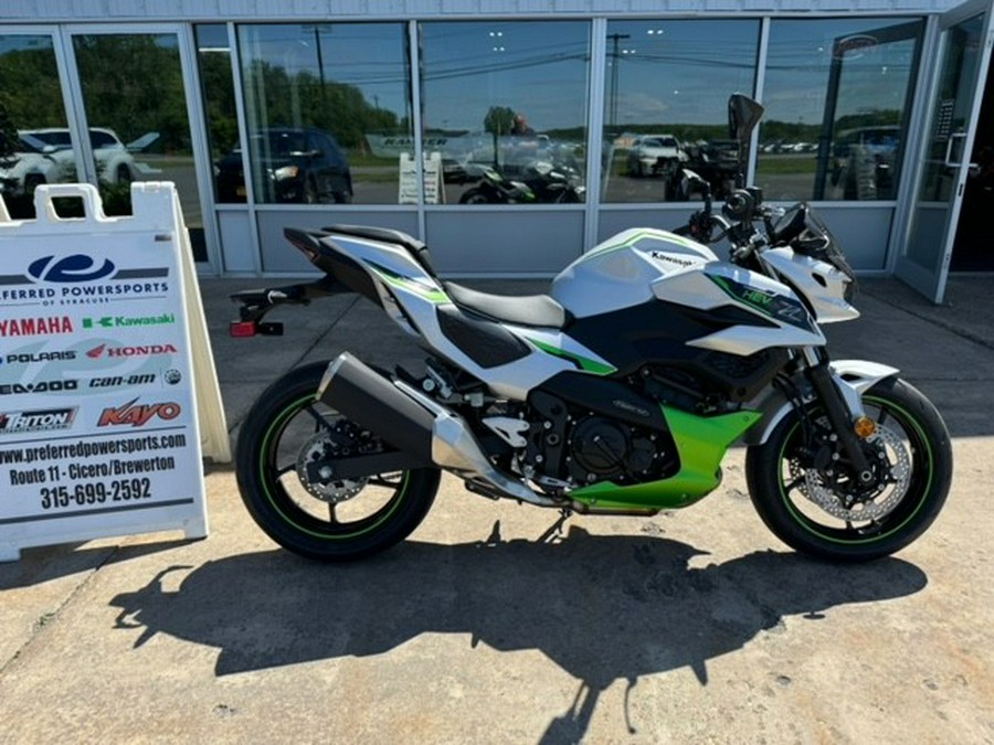 2024 Kawasaki Z7 Hybrid ABS Metallic Bright Silver/Metallic Matte Lime Green/Ebony