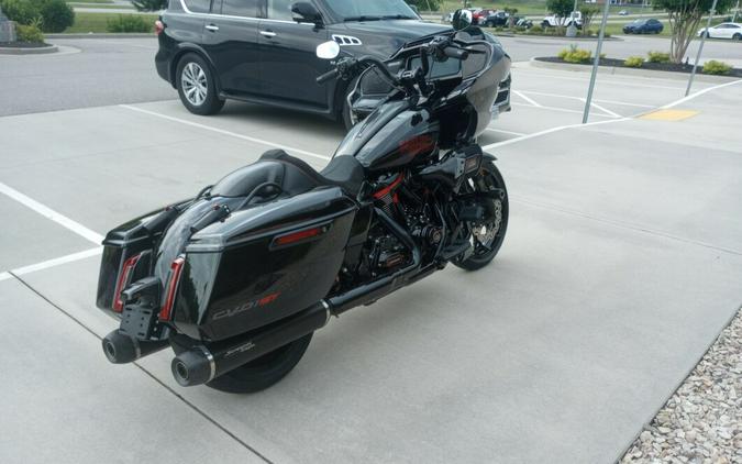 2024 Harley-Davidson CVO™ Road Glide® ST Black Raven Metallic