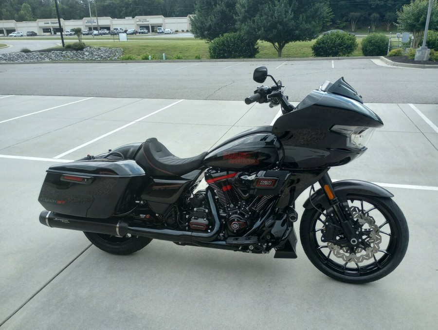 2024 Harley-Davidson CVO™ Road Glide® ST Black Raven Metallic