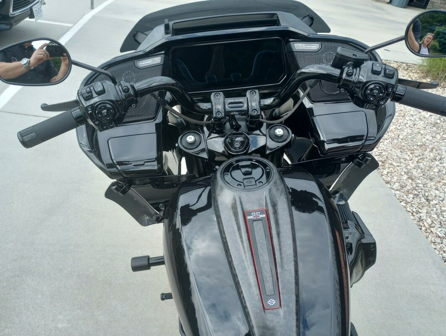 2024 Harley-Davidson CVO™ Road Glide® ST Black Raven Metallic