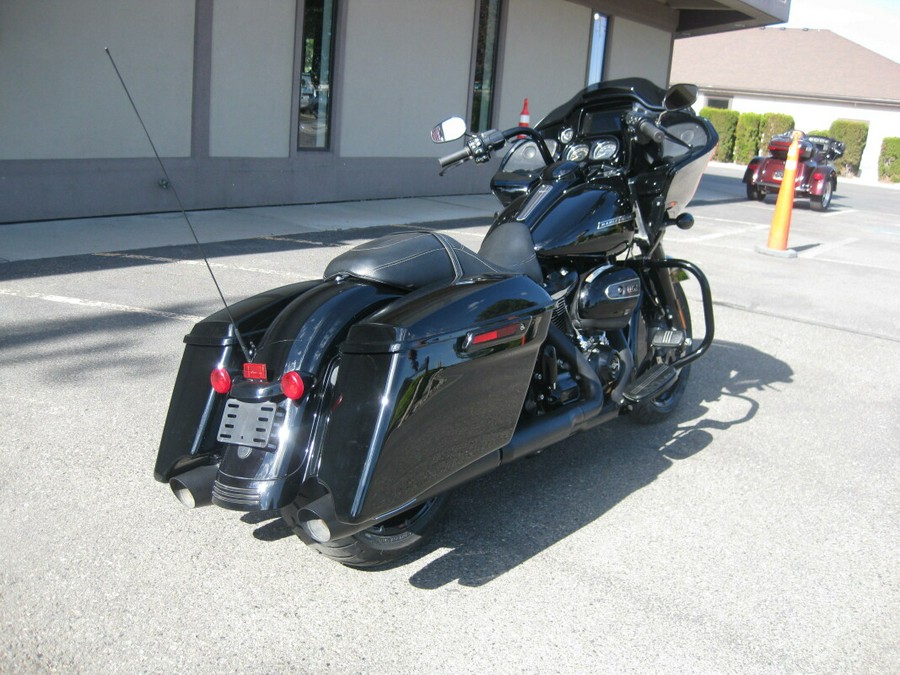 2019 Harley-Davidson Road Glide Special Vivid Black - Black Finish