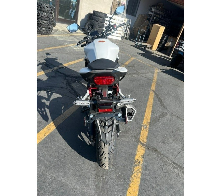 2025 CB750 HORNET Base - Honda