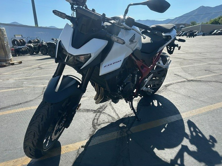 2025 CB750 HORNET Base - Honda