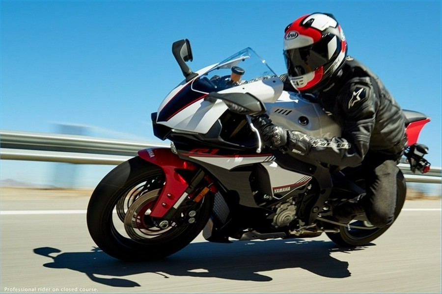 2016 Yamaha Motor Corp., USA YZF-R1S