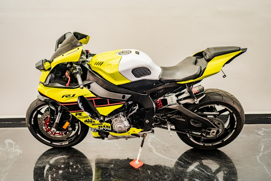 2016 Yamaha Motor Corp., USA YZF-R1S