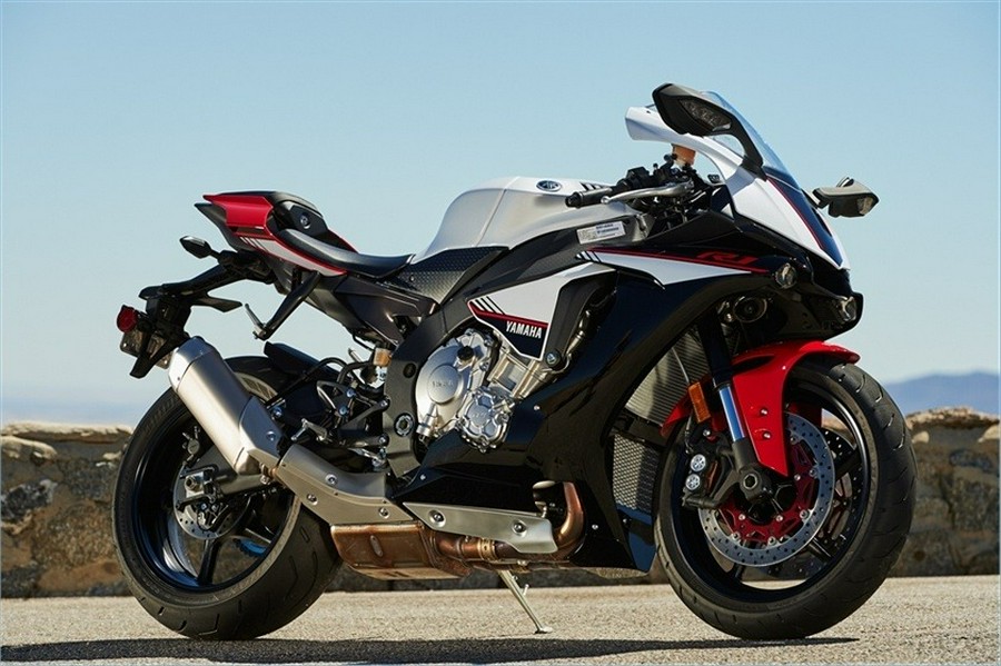 2016 Yamaha Motor Corp., USA YZF-R1S