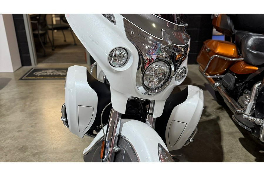 2020 Indian Motorcycle ROADMASTER - PEARL WHTE/TITANIUM MTLLC