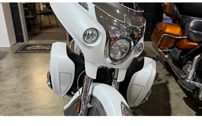 2020 Indian Motorcycle ROADMASTER - PEARL WHTE/TITANIUM MTLLC