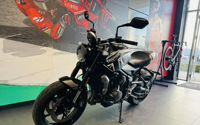 2023 Triumph Trident 660 Matte Jet Black / Matte Silver Ice 660 Matte Baja Orange Matte Storm Grey