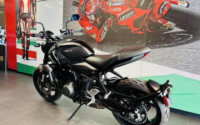2023 Triumph Trident 660 Matte Jet Black / Matte Silver Ice 660 Matte Baja Orange Matte Storm Grey