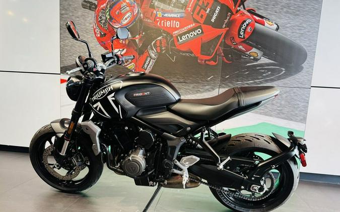 2023 Triumph Trident 660 Matte Jet Black / Matte Silver Ice 660 Matte Baja Orange Matte Storm Grey