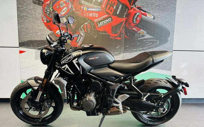 2023 Triumph Trident 660 Matte Jet Black / Matte Silver Ice 660 Matte Baja Orange Matte Storm Grey