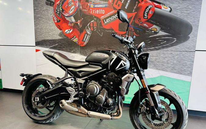 2023 Triumph Trident 660 Matte Jet Black / Matte Silver Ice 660 Matte Baja Orange Matte Storm Grey