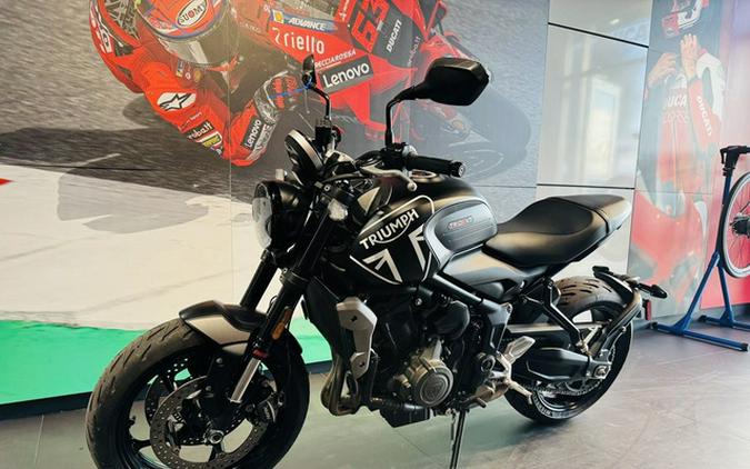 2023 Triumph Trident 660 Matte Jet Black / Matte Silver Ice 660 Matte Baja Orange Matte Storm Grey