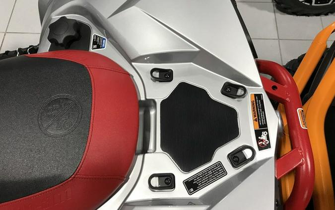 2026 Can-Am Renegade X Mr 1000 R Hyper Silver & Legion Red