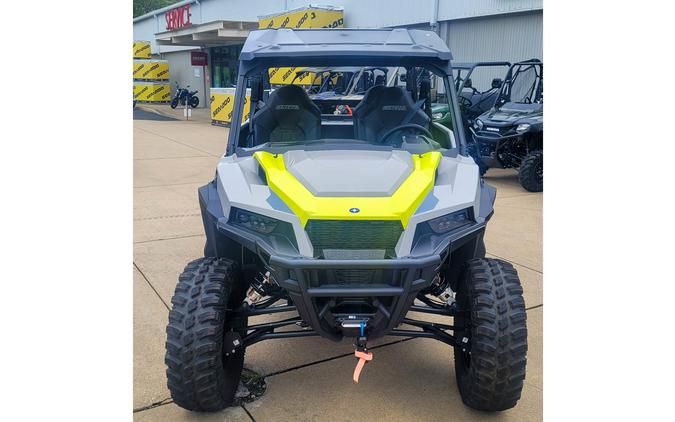 2023 Polaris Industries GENERAL XP 4 1000 SPORT