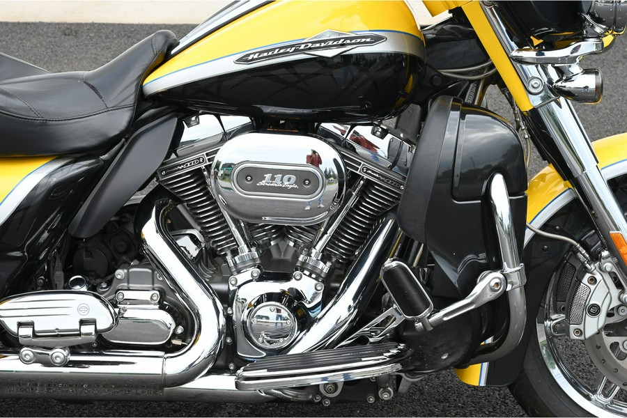 2012 Harley-Davidson® FLHTCUSE7 CVO Ultra Classic Electra Glide