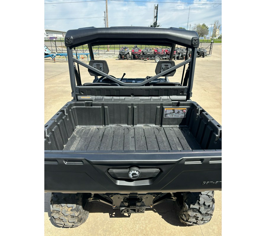 2024 Can-Am™ Defender XT HD9