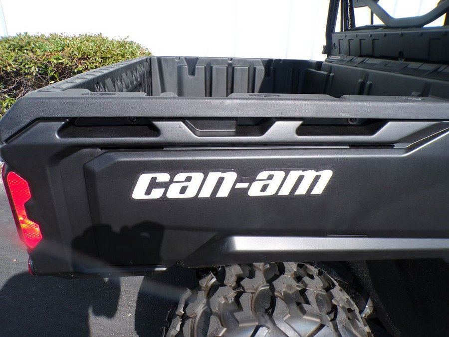 2025 Can-Am® Defender DPS CAB HD9 Compass Green