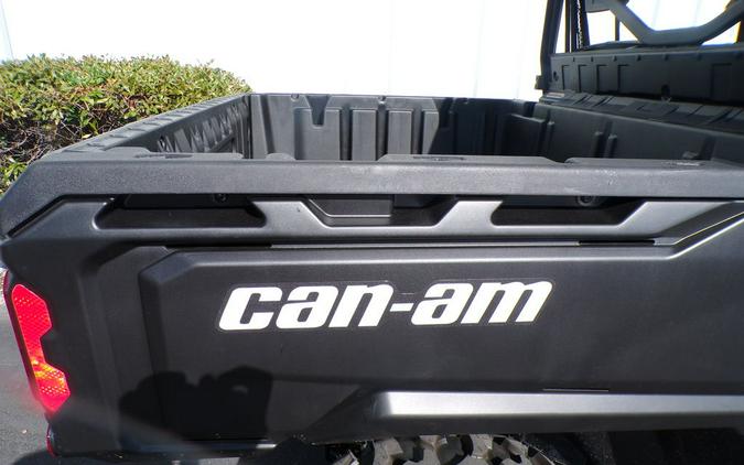 2025 Can-Am® Defender DPS CAB HD9 Compass Green