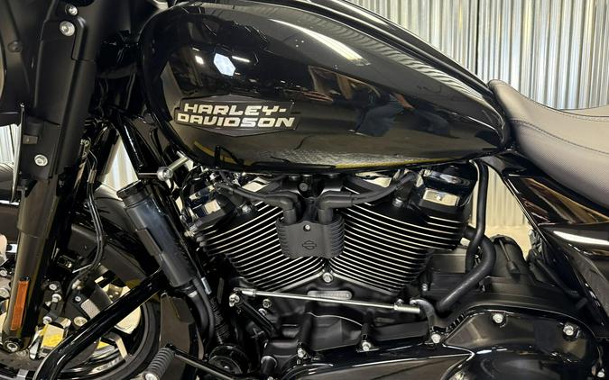 2026 Harley-Davidson Street Glide Vivid Black Black Trim
