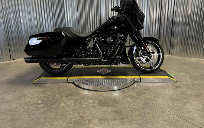 2026 Harley-Davidson Street Glide Vivid Black Black Trim