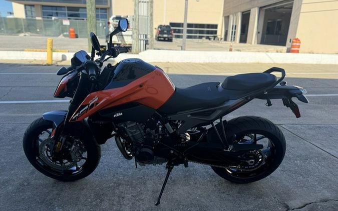 2024 KTM Duke 790
