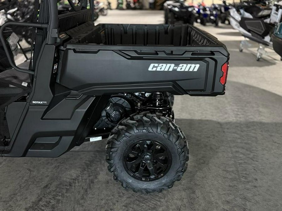 2025 Can-Am® Defender DPS HD10