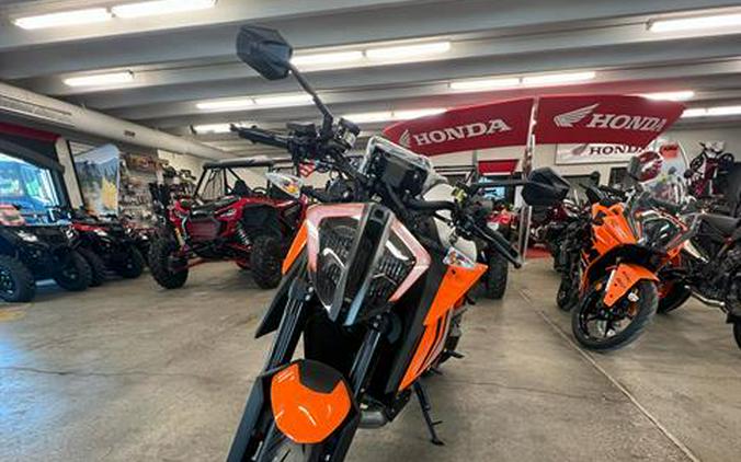 2023 KTM 1290 Super Duke R Evo