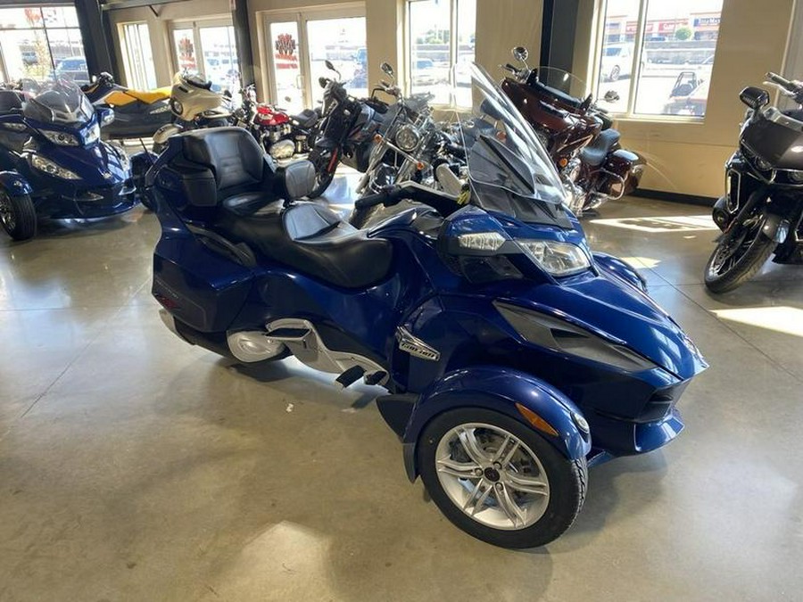 2011 Can-Am® Spyder Roadster RT Audio And Convenience