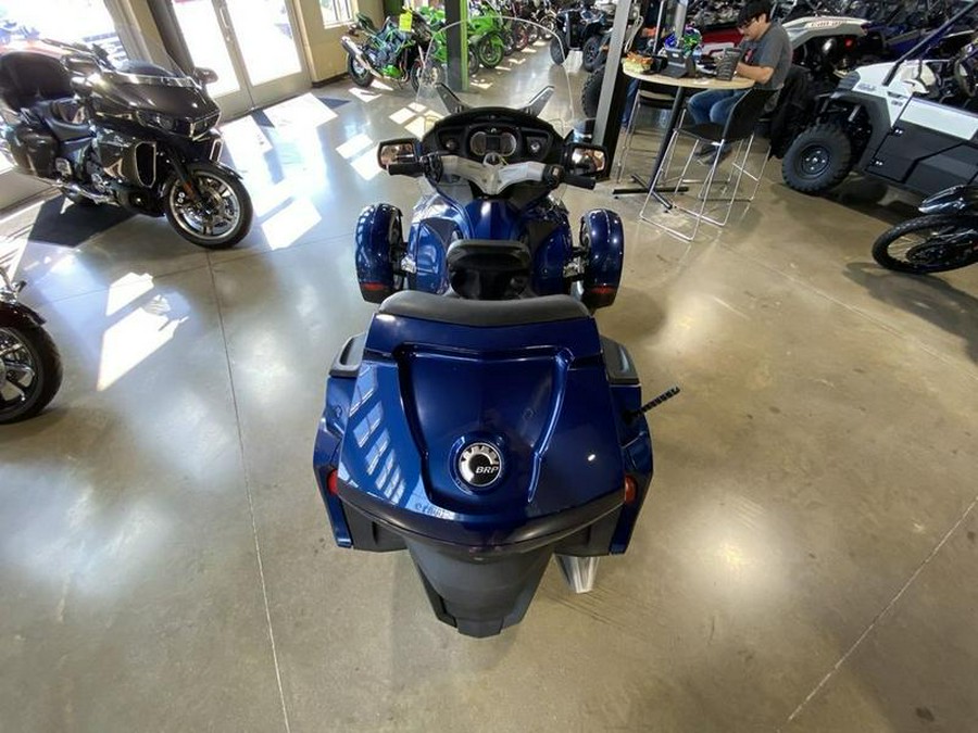 2011 Can-Am® Spyder Roadster RT Audio And Convenience