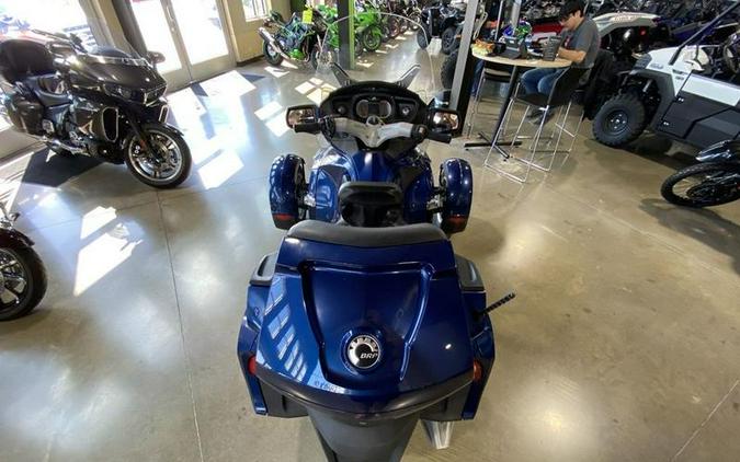 2011 Can-Am® Spyder Roadster RT Audio And Convenience