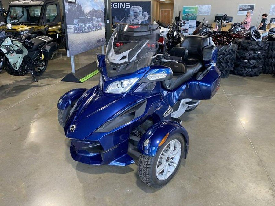 2011 Can-Am® Spyder Roadster RT Audio And Convenience