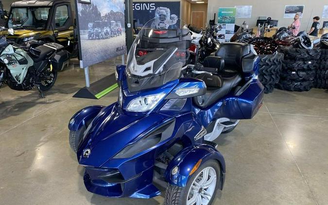 2011 Can-Am® Spyder Roadster RT Audio And Convenience