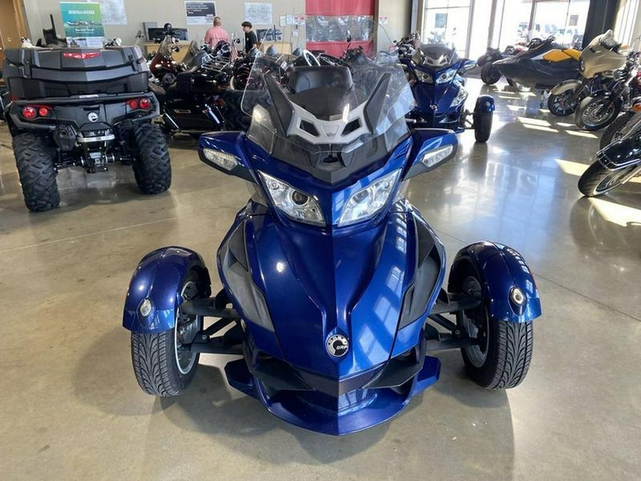 2011 Can-Am® Spyder Roadster RT Audio And Convenience