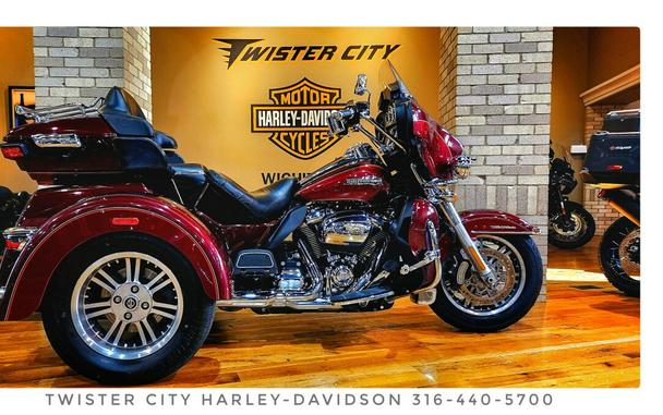 USED 2017 Harley-Davidson Tri Glide Ultra, FLHTCUTG