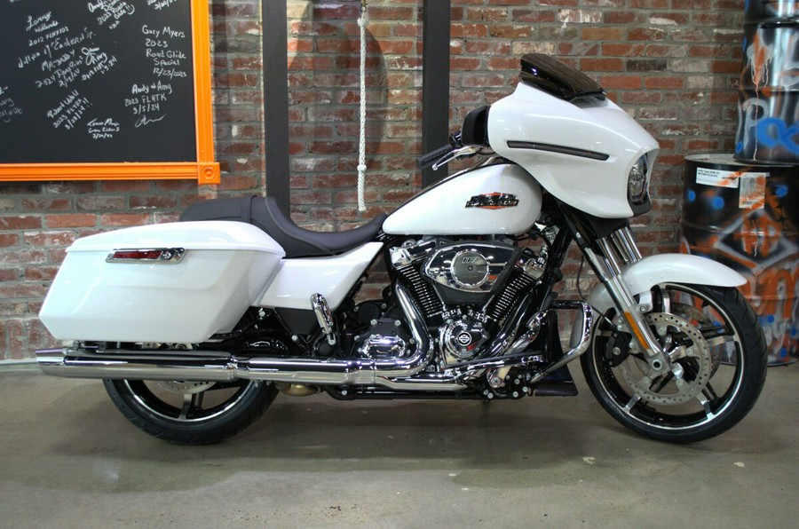 2024 Harley-Davidson Street Glide® White Onyx Pearl