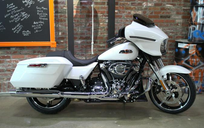 2024 Harley-Davidson Street Glide® White Onyx Pearl