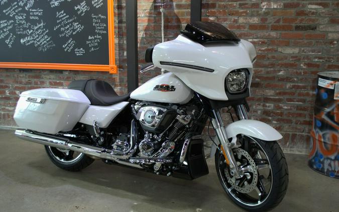 2024 Harley-Davidson Street Glide® White Onyx Pearl
