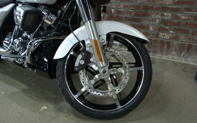 2024 Harley-Davidson Street Glide® White Onyx Pearl