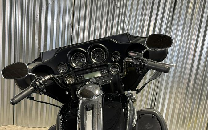 2013 Harley-Davidson Electra Glide Ultra Limited BLACK W/ PINSTRIPE