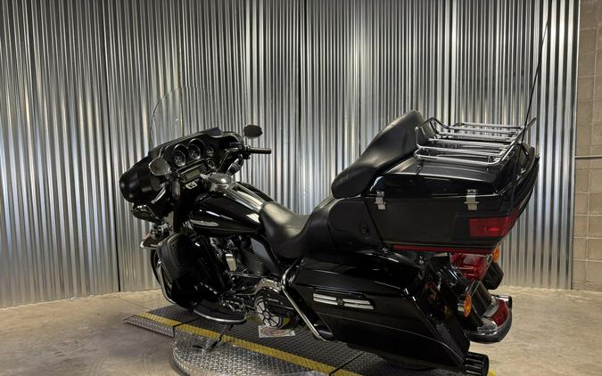 2013 Harley-Davidson Electra Glide Ultra Limited BLACK W/ PINSTRIPE