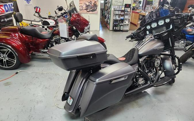 2016 Harley-Davidson® FLHXS - Street Glide® Special