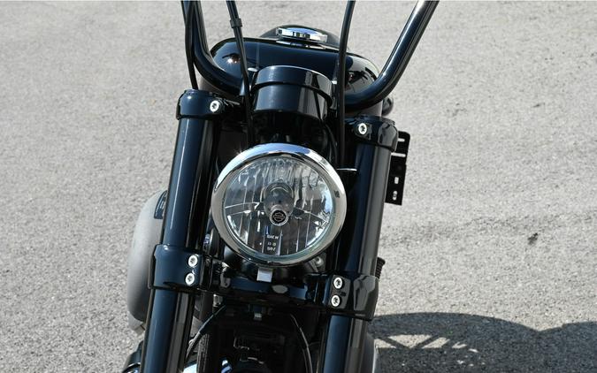 2016 Harley-Davidson® XL1200CX Sportster Roadster