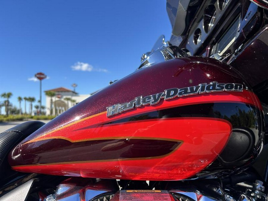 2017 Harley-Davidson® FLHTKSE - CVO™ Limited